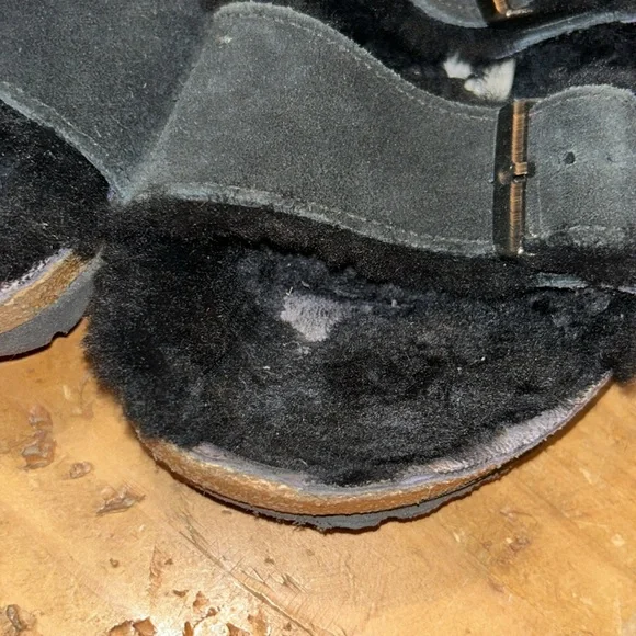 BIRKENSTOCK sz 37 black shearling lined 2 strap corkbed sandals, preowned AS IS - Picture 7 of 7
